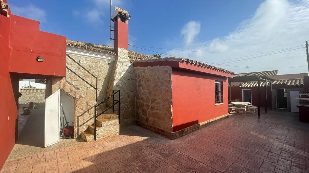 Casa / Chalet En Venta En Los Gallos, Chiclana De La Frontera (Cádiz) - Ref: Int226 6/26